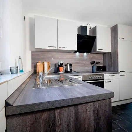 Apartment Zentrale Maisonette-wohnung Mit Whirlpool & Balkon *
