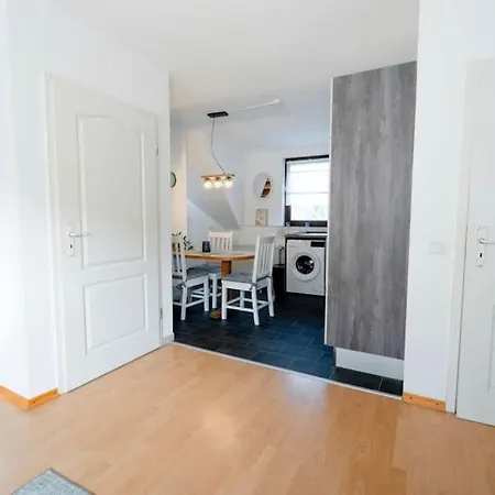 Zentrale Maisonette-wohnung Mit Whirlpool & Balkon Apartment *