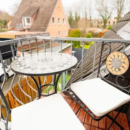 Zentrale Maisonette-wohnung Mit Whirlpool & Balkon Apartment