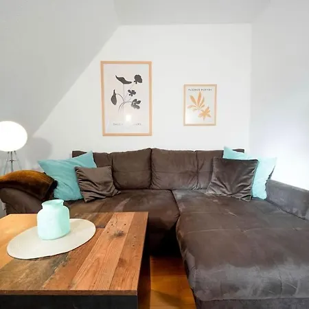 Zentrale Maisonette-wohnung Mit Whirlpool & Balkon Apartment *