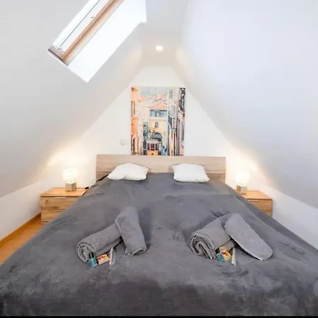 Zentrale Maisonette-wohnung Mit Whirlpool & Balkon *