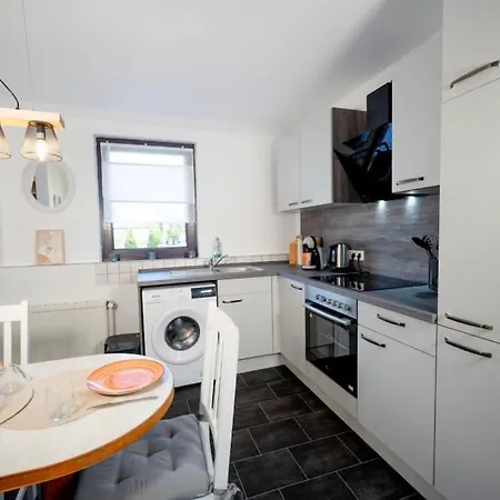 Zentrale Maisonette-wohnung Mit Whirlpool & Balkon *