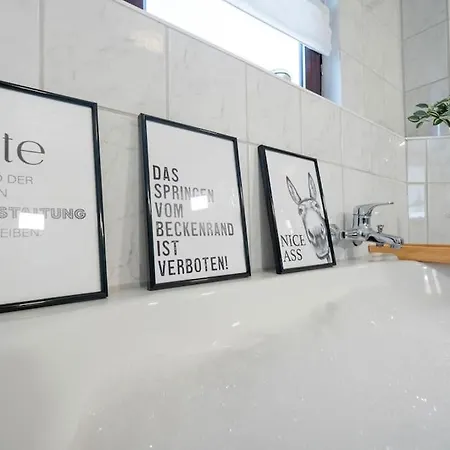 Zentrale Maisonette-wohnung Mit Whirlpool & Balkon Apartment Stade